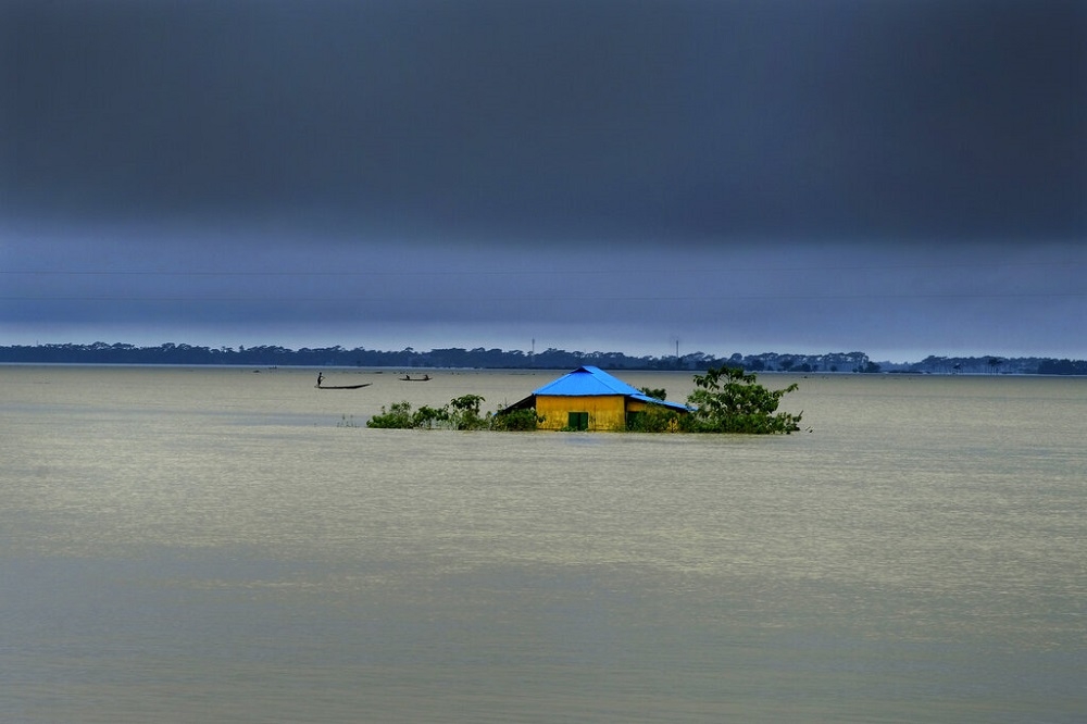 孟加拉東北部的希耳赫特地區發生122年來最大洪災。（美聯社）
