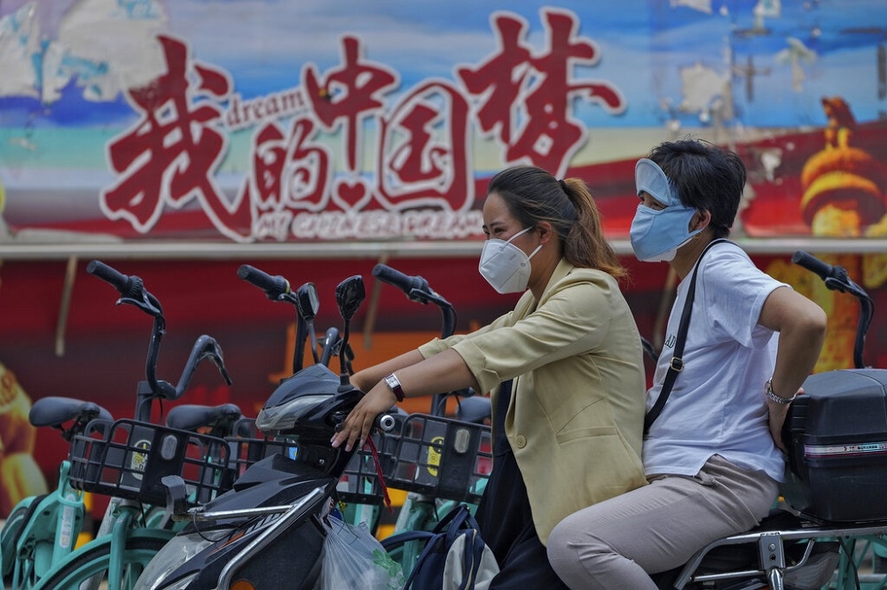 上海社会科学院近期预测，中国人口将于2100年下降到5.87亿人。图为北京街景。（美联社）(photo:UpMedia)