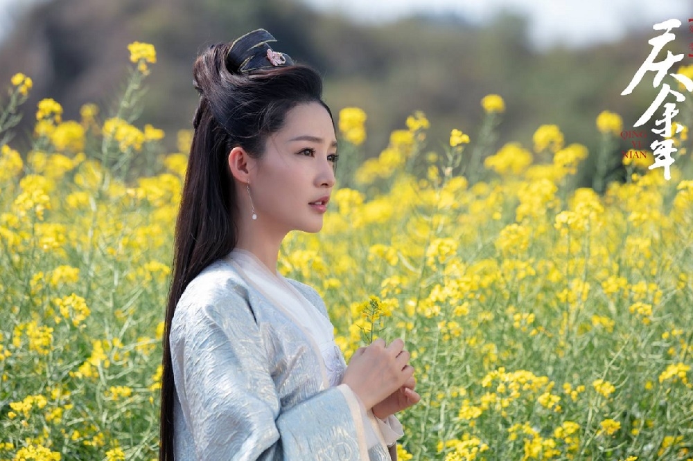 中國女星李沁演出《慶餘年》裡的「雞腿仙子林婉兒」而翻紅，她的空靈美貌及細膩演技讓不少戲迷視為經典，但原著作者貓膩卻直言她不是自己心中的女主角。（取自慶餘年微博）