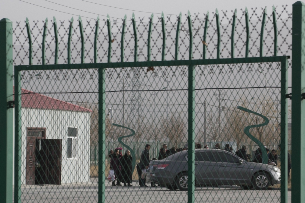 中國電動車供應鏈被指存在強迫勞動跡象，中方則多次否認奴役維吾爾人。（美聯社）