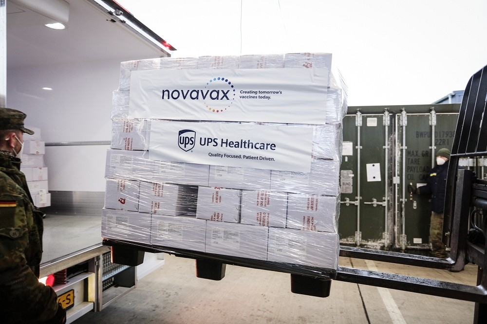 指揮中心發言人莊人祥今天表示，Novavax首批50萬劑疫苗月底前就會來台。（取自Novavax官網）