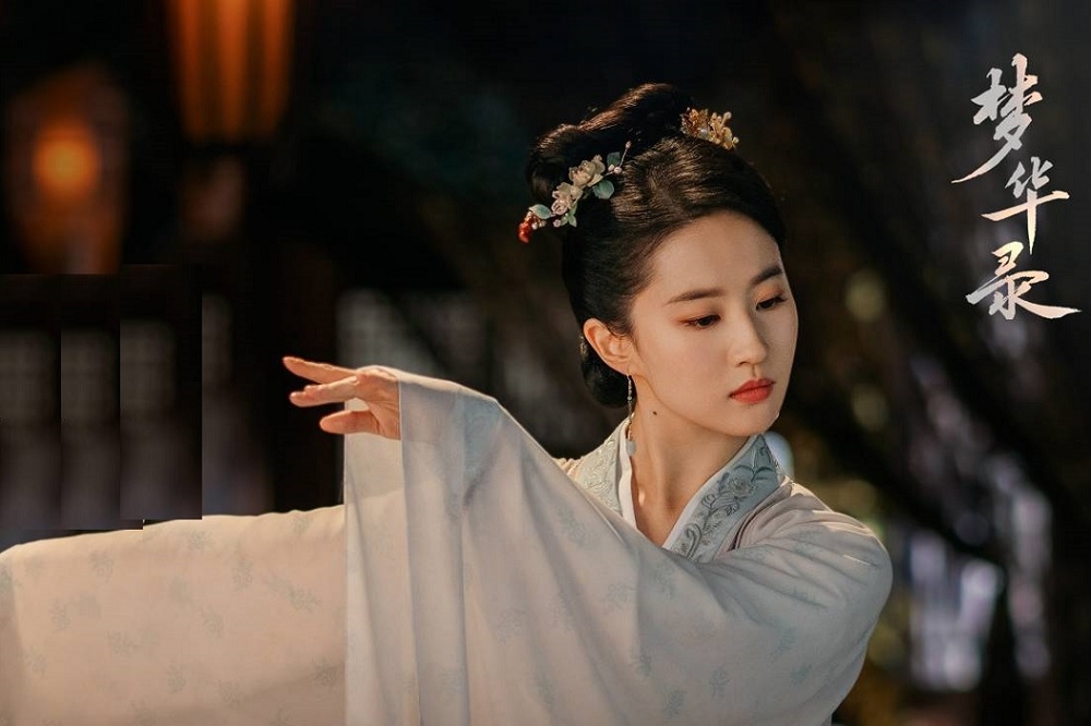 中國女星劉亦菲因主演古裝劇《夢華錄》事業翻紅，狠甩票房毒藥的罵聲，更被不少網友視為中國古偶劇的新救星。（取自夢華錄微博）
