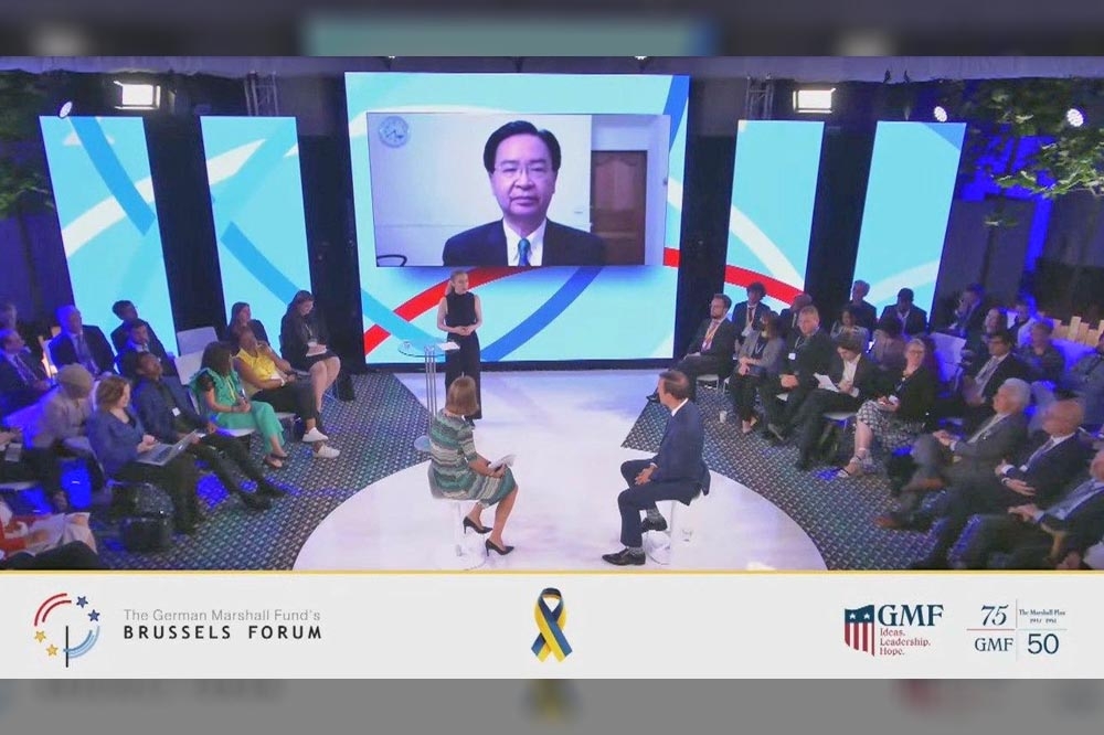 外交部長吳釗燮6月28日受邀參加美國年度「布魯塞爾論壇」，分享台灣抗中經驗。（外交部提供）