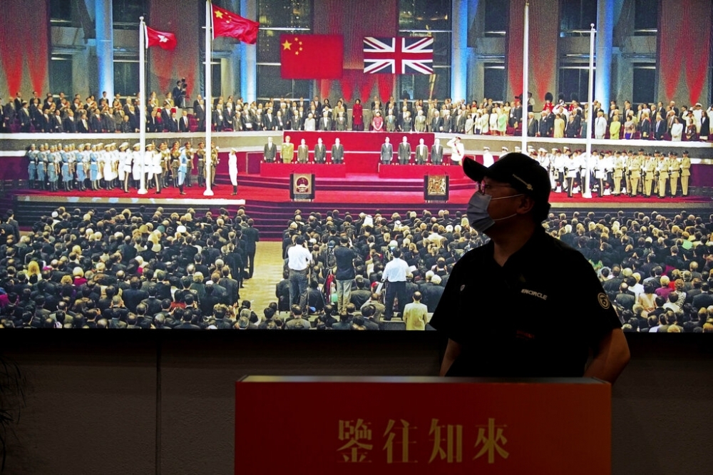 香港移交中國25周年，對此，陸委會表示，「一國兩制」已走樣變形。（美聯社）