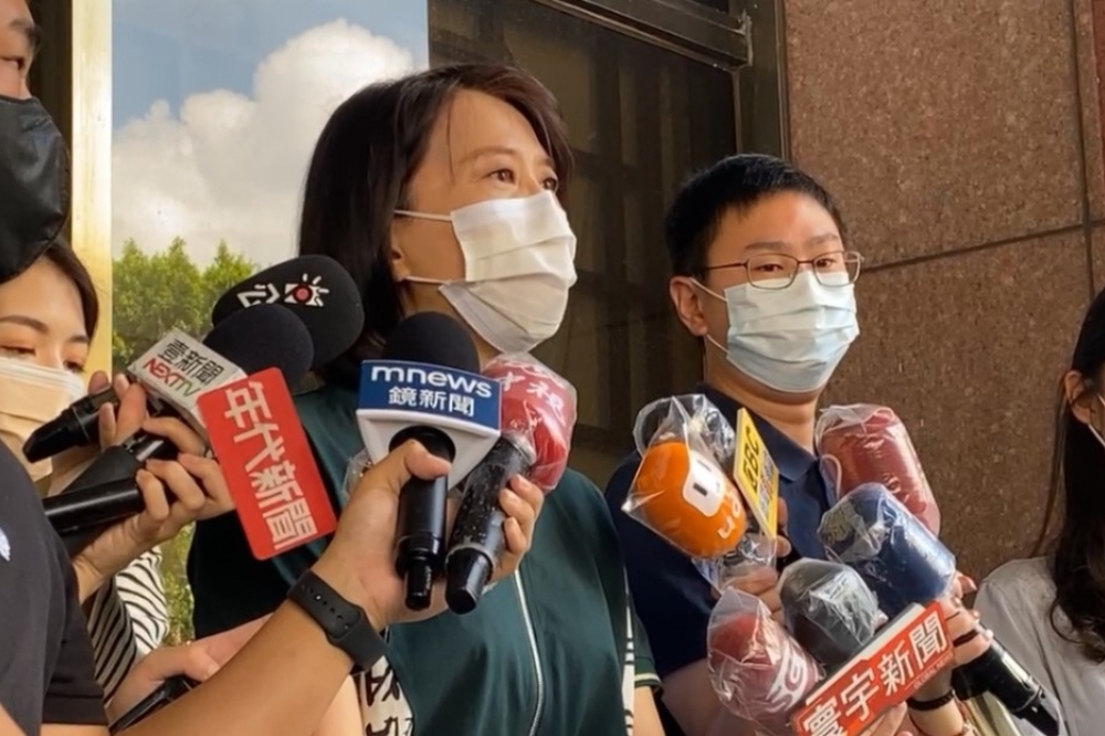 台北市議員王鴻薇7日前往北檢控告林智堅誣告、貪汙以及違法著作權。（取自王鴻薇臉書）