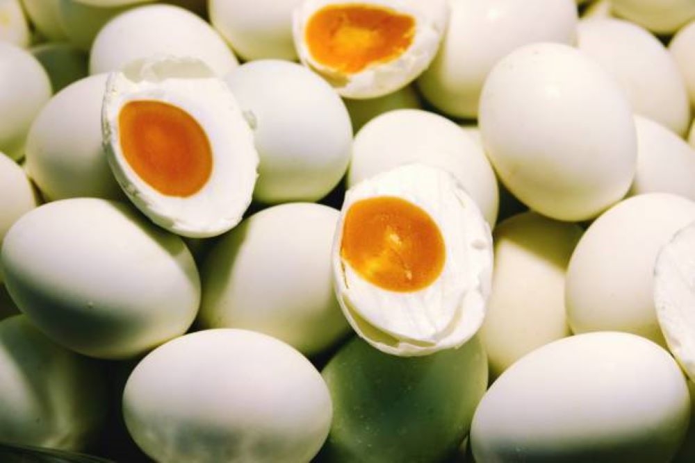 一名徐姓男子網購40顆中國鴨蛋未申報，因此遭到緩起訴2年，繳公庫1萬元。示意圖。（取自pixabay）