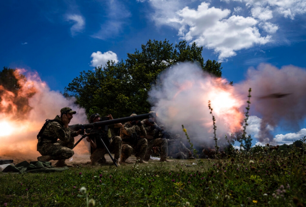 乌军在哈尔科夫进行射击训练（美联社）(photo:UpMedia)