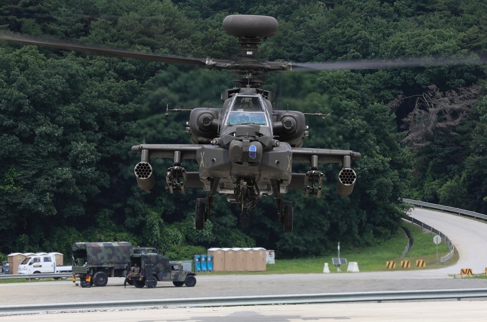 全副武装准备起飞的阿帕契攻击直升机。（取自第2步兵师脸书）(photo:UpMedia)