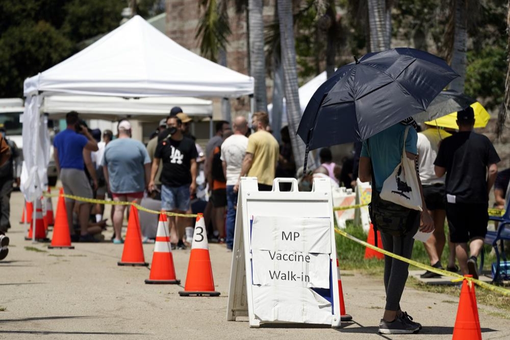加州民眾排隊接種猴痘疫苗（美聯社）