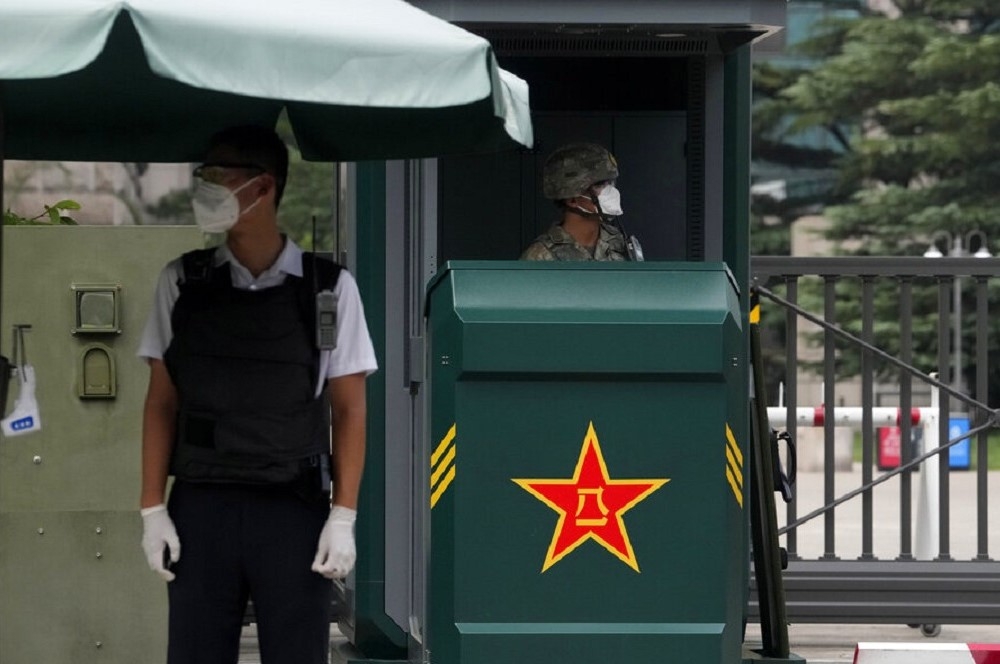 厦门台商举办座谈会，担忧裴洛西访台造成严重后果。图为中国国防部大门卫兵。（美联社）(photo:UpMedia)