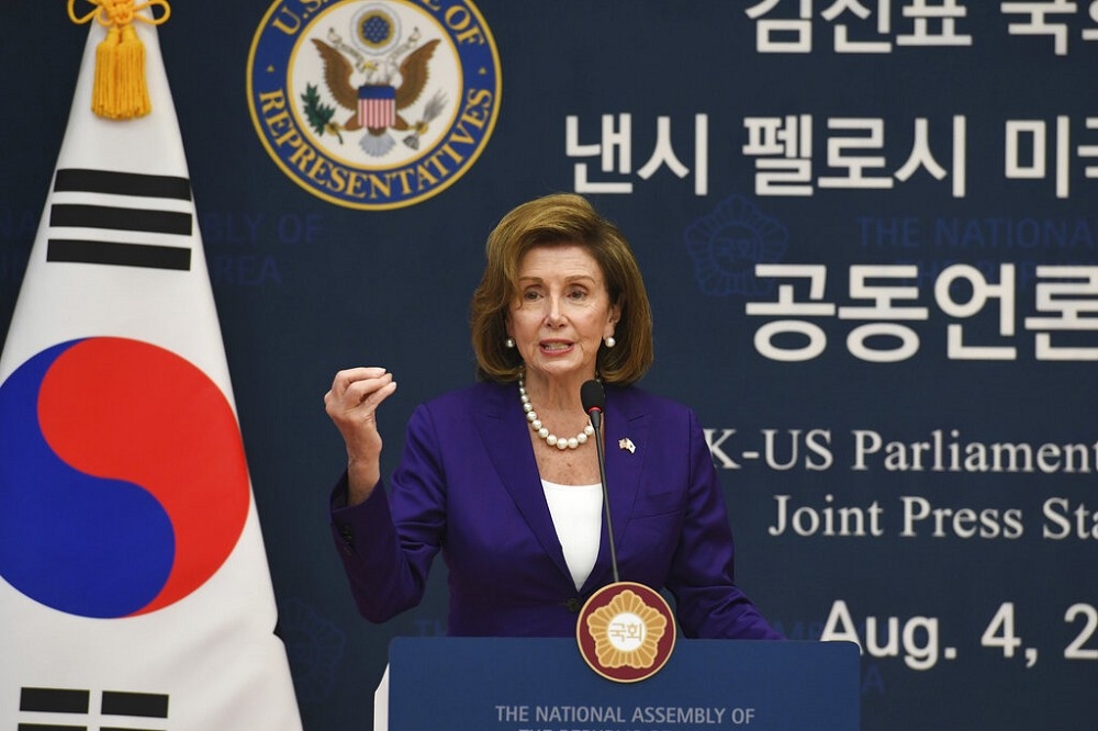 美國眾議院議長裴洛西抵達南韓訪問。（美聯社）