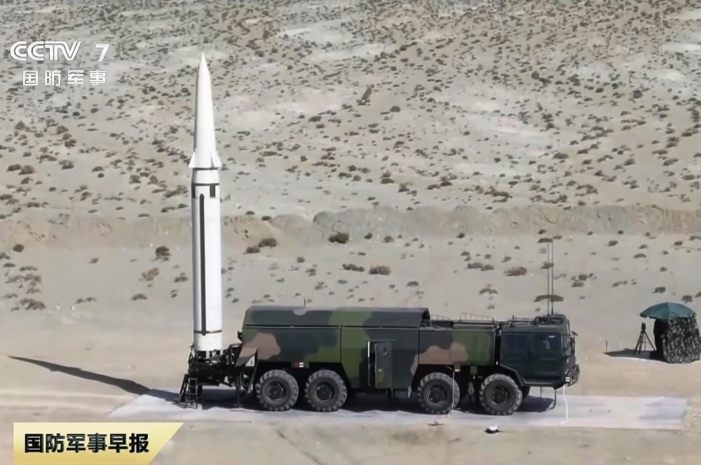 沈舟認為，中國軍演發射了11枚東風-15型飛彈（圖）就「草草收場」，是為了應付內宣。（截自央視影片）