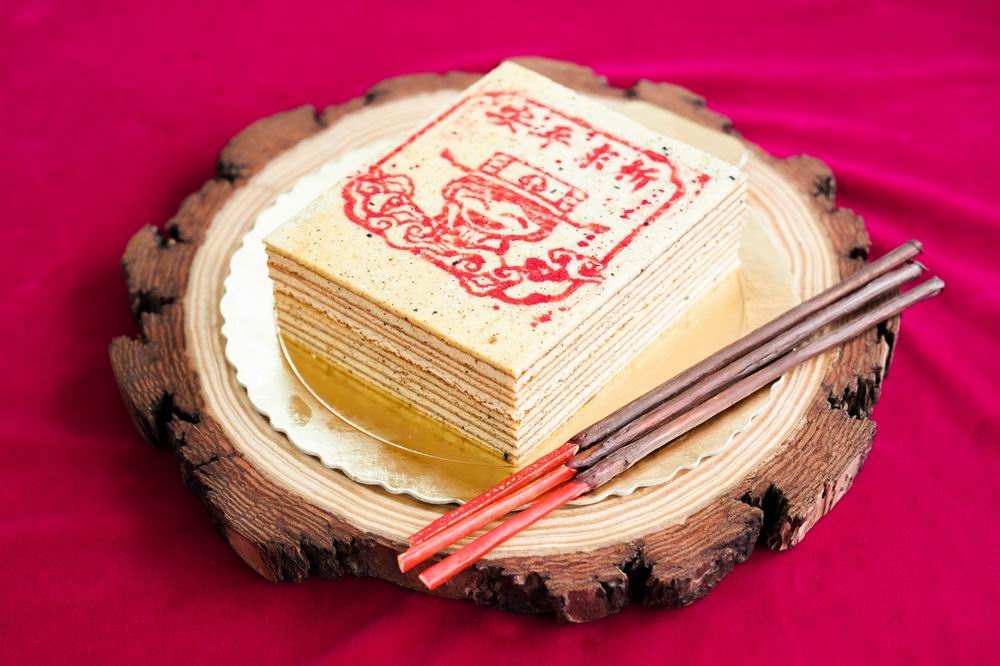 台中福華特別準備超擬真Q版金紙蛋糕組。（業者提供）