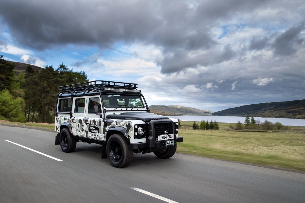  Land Rover 經典車部門打造 25 輛 Classic Defender Works V8 Trophy II 向 Land Rover 有境界無止境的探險遠征歷史致敬。（Land Rover 提供）
