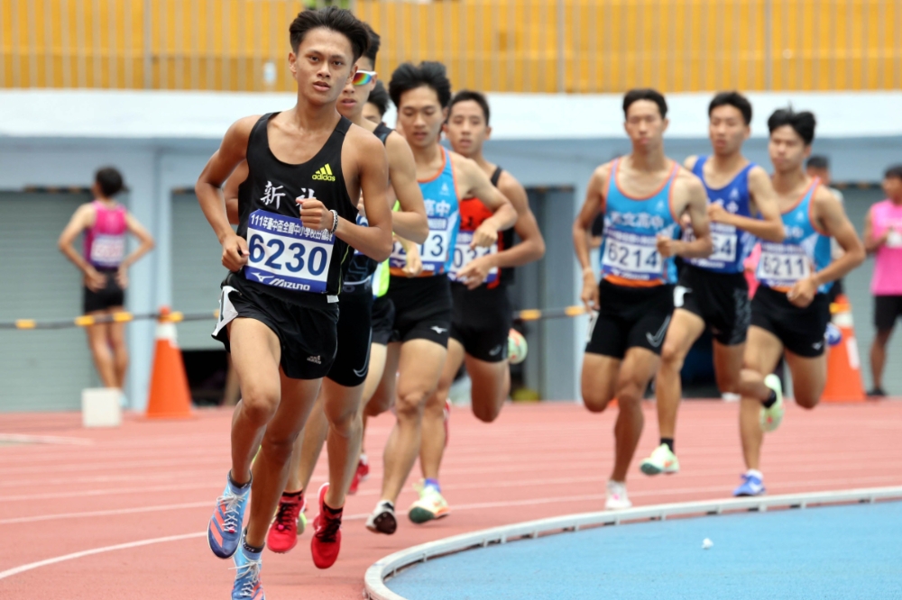 新社高中田睿祥以4分08.09成績奪1500公尺金牌，同時打破大會紀錄。（台中市政府提供）