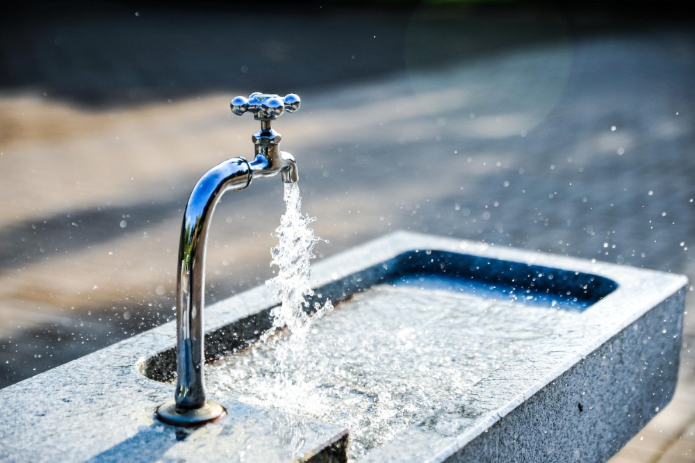 因應管線改遷工程，高雄明天近萬戶將無水可用。示意圖。（取自pixabay）