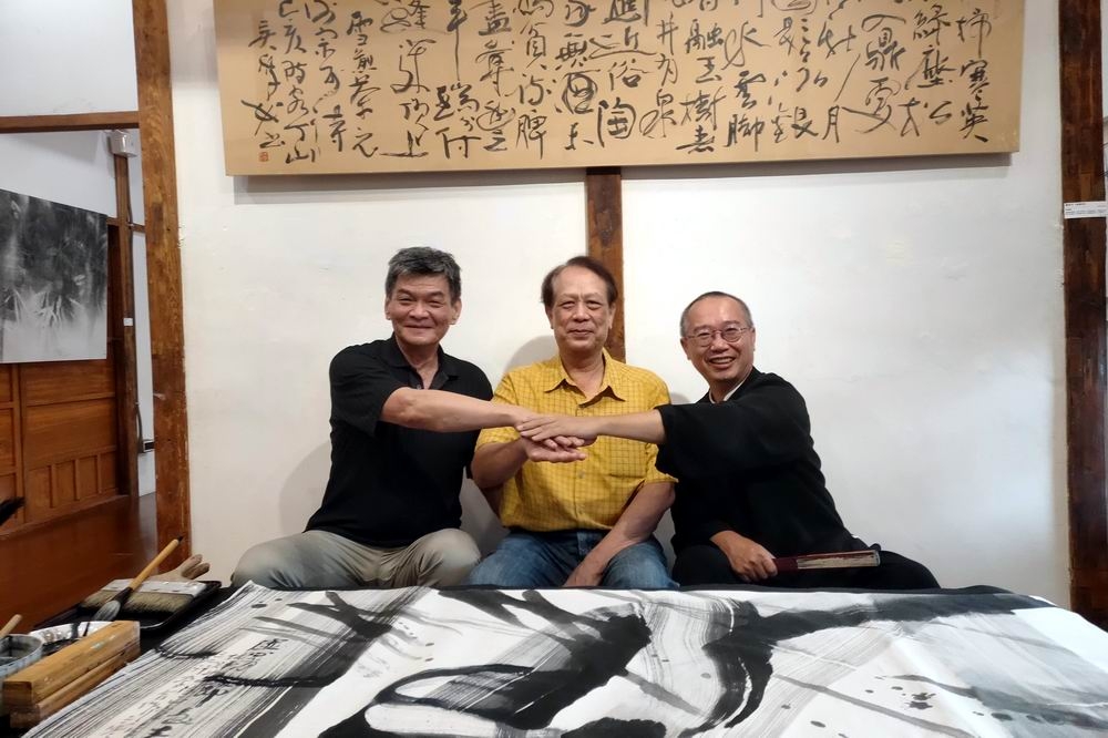 展出藝術家：林輝堂（中）、吳季如（左）、陳正隆。（楊文琳攝）