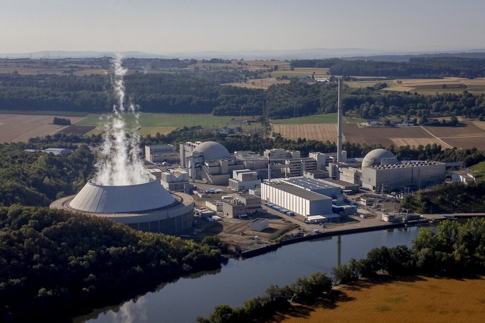 德國將延後關閉最後3座的其中2核電廠，因應冬季可能面臨供電不足的窘境。圖為內卡維斯特海姆核電廠（美聯社）