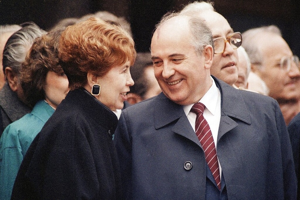 1986年4月18日，戈巴契夫夫婦在東柏林參加活動。（資料照片／美聯社）