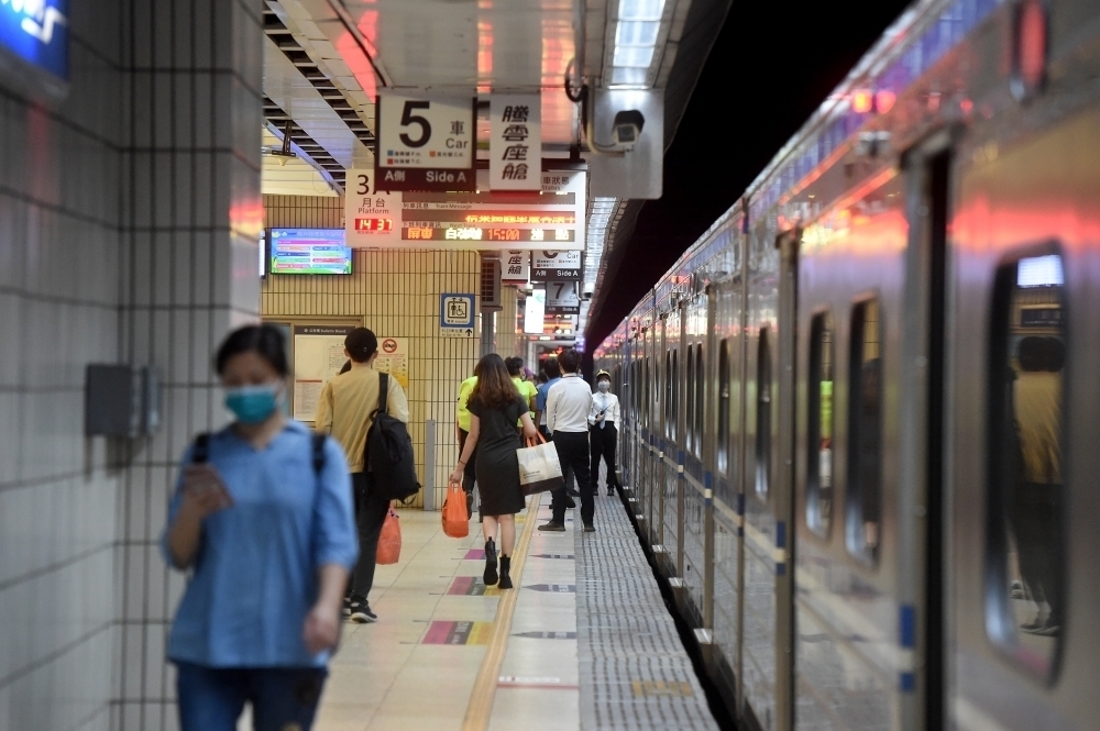 台鐵彰化員林-花壇路段計軸器再度故障，多班次列車大誤點。（資料照片／張哲偉攝）