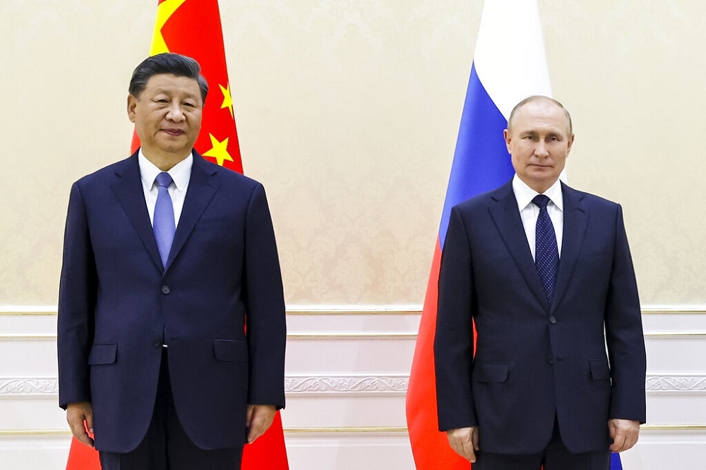 中國國家主席習近平和俄國總統普丁，在烏茲別克撒馬爾罕參加「上海合作組織」峰會期間，於15日舉辦「習普會」。（美聯社）