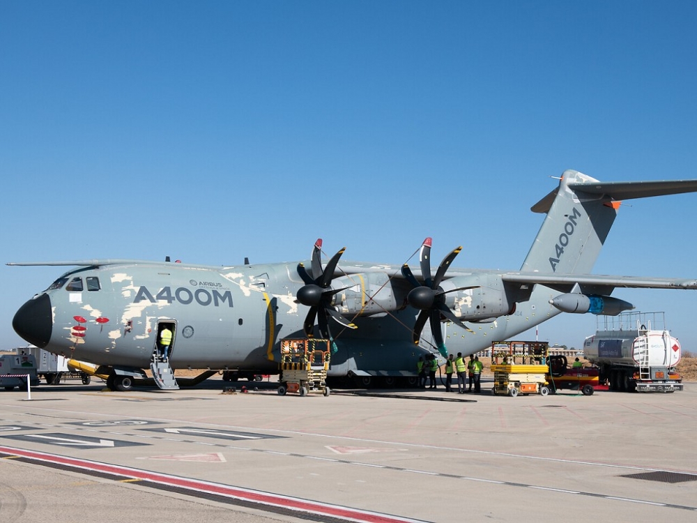 空巴集團在西班牙進行A400M發動機添加混合生質燃料。（取自空巴網站）