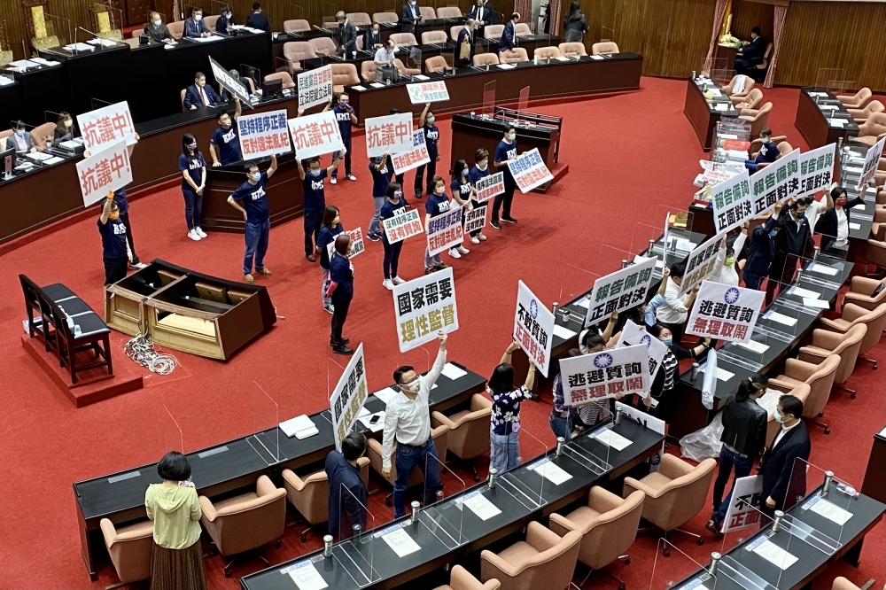 立法院的新會期明天將開議，朝野各黨團都已擬定優先法案，然而，國民黨團對蔡政府阻擋疫苗、防疫失能等問題，決定將強力杯葛。（資料照片／張哲偉攝）