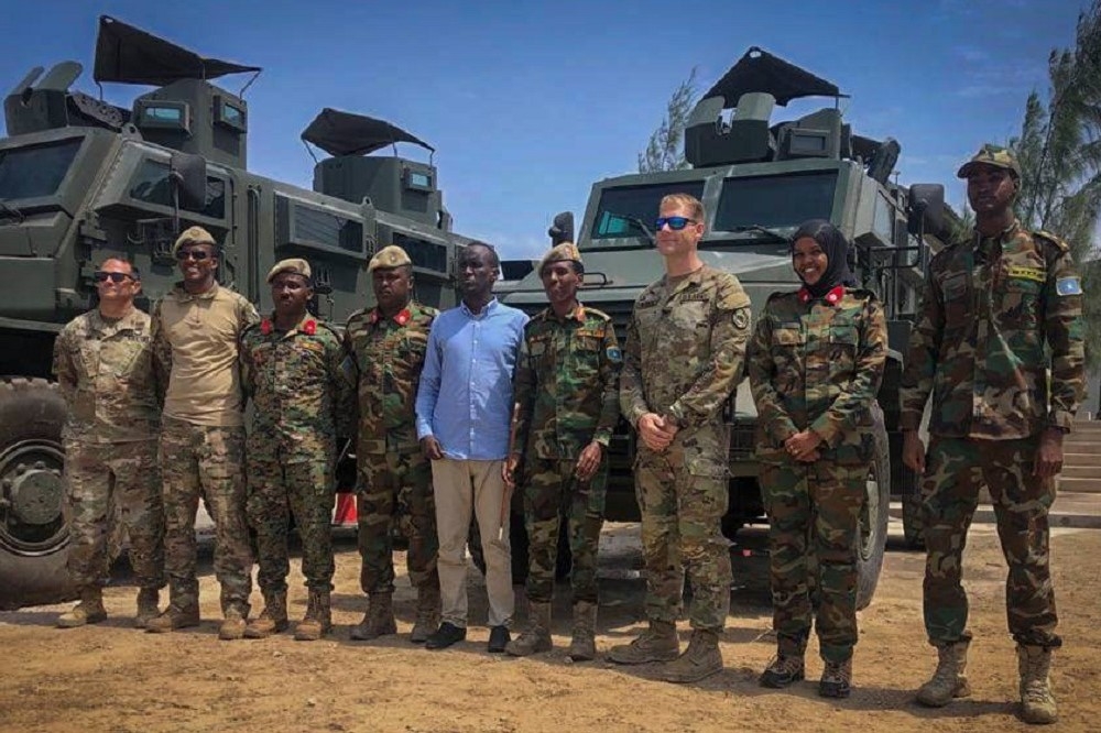 在美軍與非盟維和部隊支援下，近期索國政府軍在對抗青年黨的戰事中取得勝利。（取自美國非洲司令部）