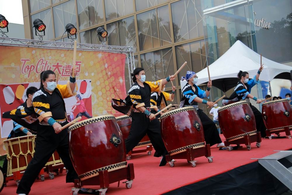 第三屆鼓創藝術太鼓文化祭於台中大遠百登場。（楊文琳攝）