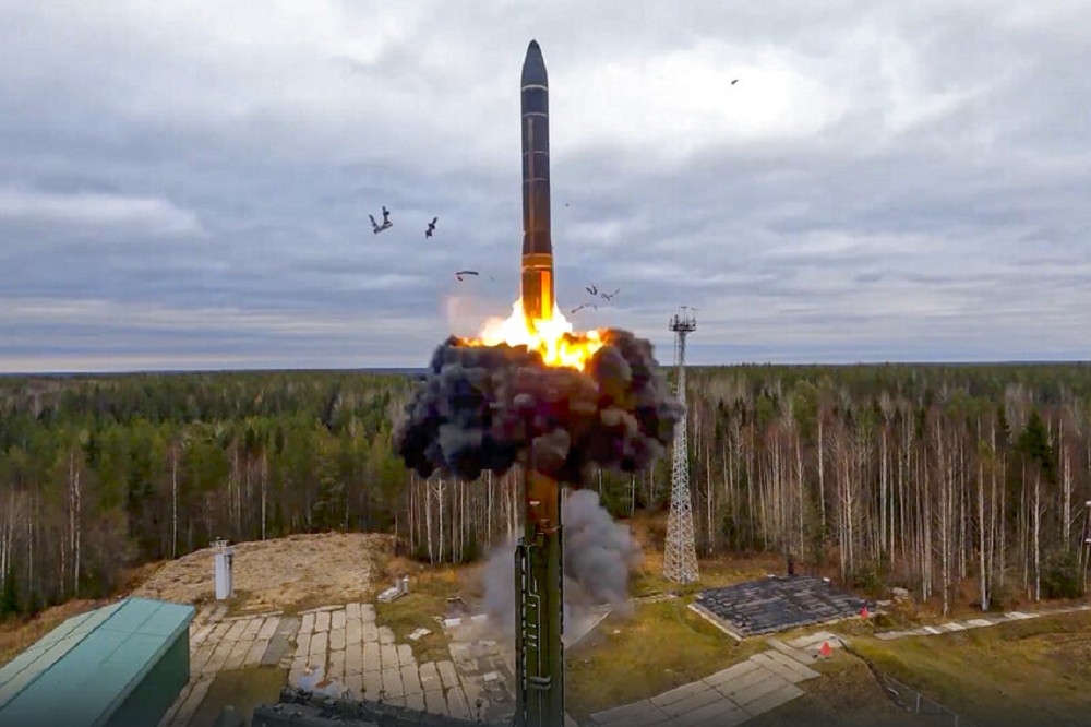 俄國試射RS-24洲際彈道飛彈。（美聯社）