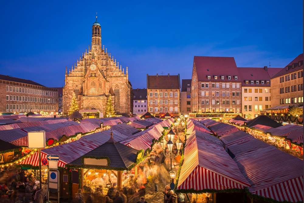 易飛網推「銀色歐洲」行程，以提供貼近疫情前的旅遊價格水準，讓旅客出國感受異國浪漫聖誕風情。(易飛網提供)