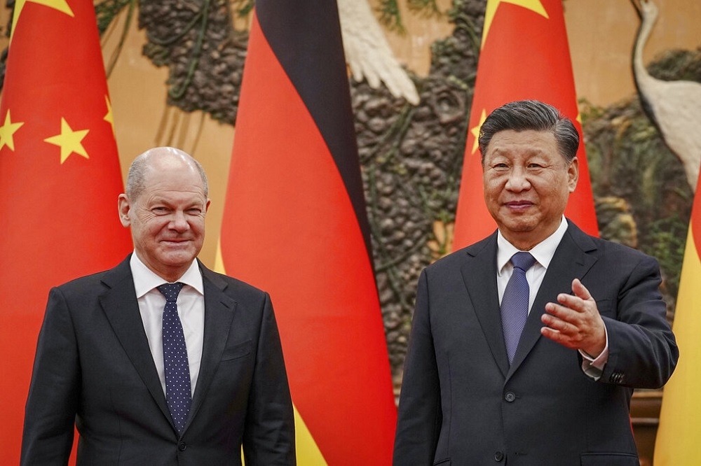 德國總理蕭茲4日會見中國國家主席習近平。（美聯社）