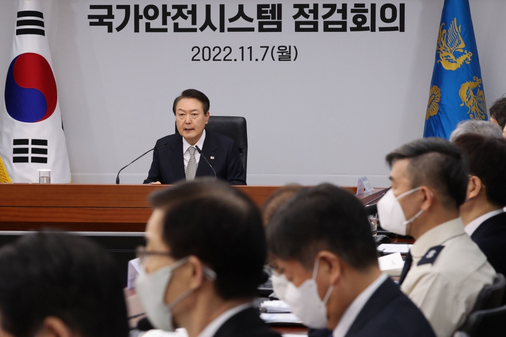 南韓總統尹錫悅7日主持國家安全系統檢查會議，首度公開致歉。（取自網路）