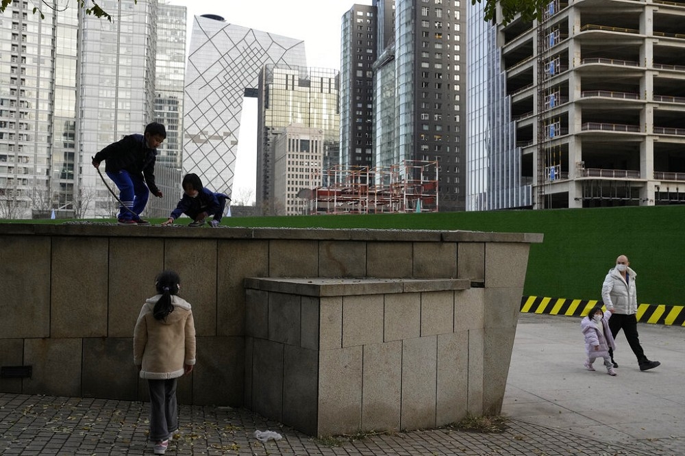中国央行正式推动「保交楼」贷款支持计画，稳定房地产市场与经济。（美联社）(photo:UpMedia)