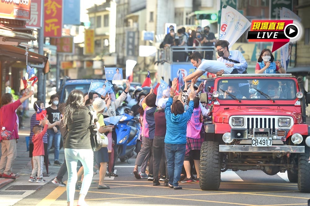 蔣萬安當選台北市長，今天（27日）下午2點車隊掃街謝票。（張哲偉攝）