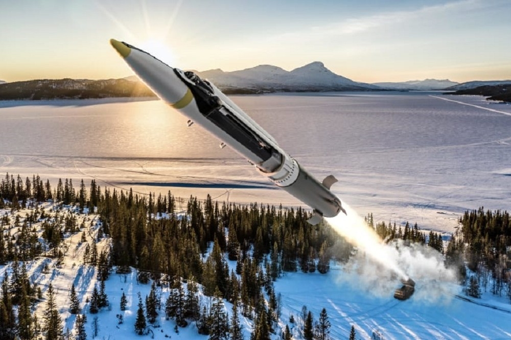 GLSDB是由波音與SAAB公司合作開發，將空用的GBU-39與一般火箭彈體整合開發而成，射程可達160公里。（取自SAAB）