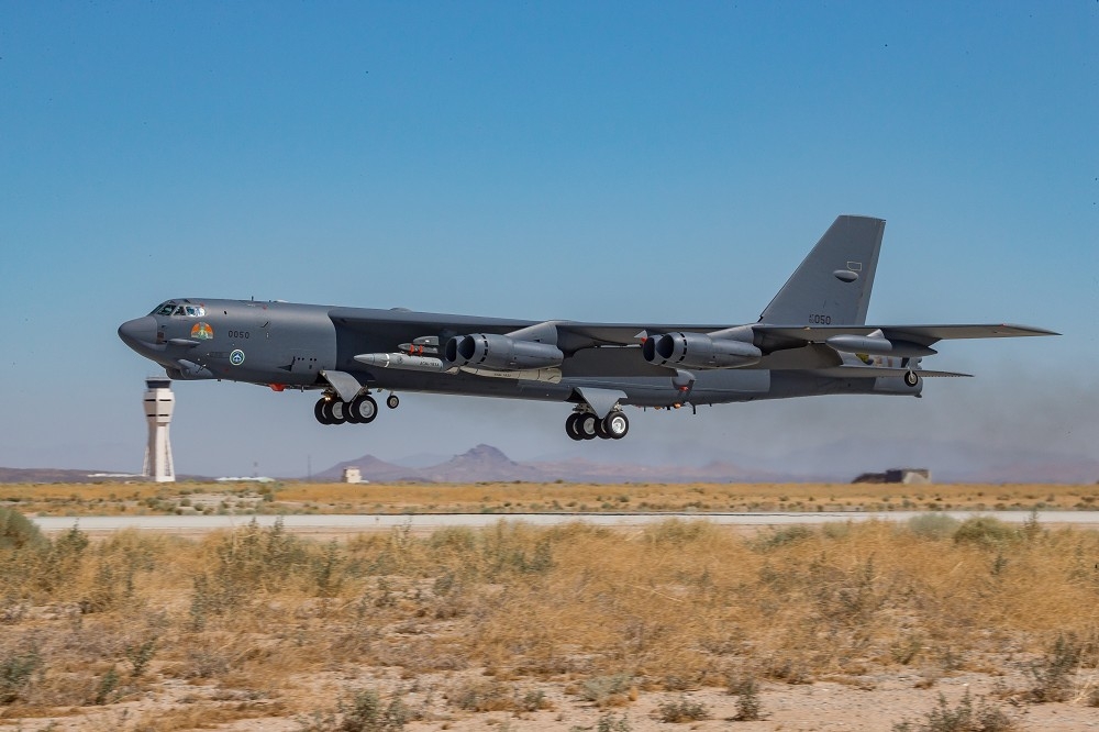 美国空军以B-52H轰炸机，首度完成AGM-183A极音速武器原型弹测试。（取自美国空军网站）(photo:UpMedia)
