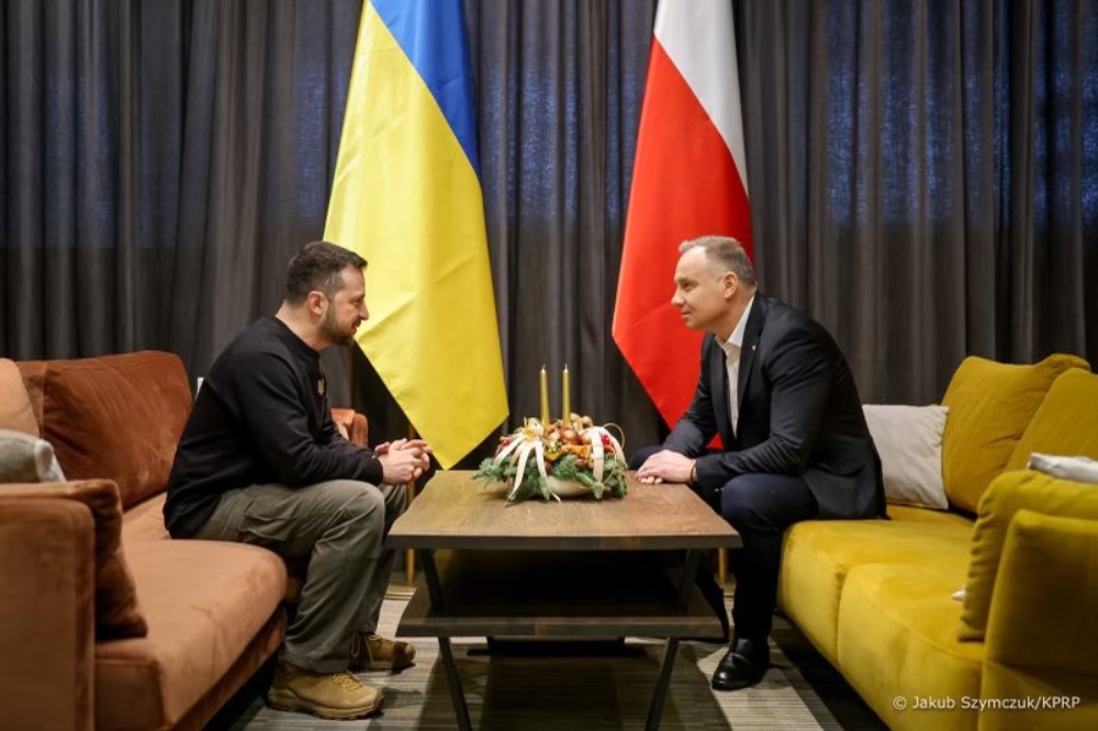 烏克蘭總統澤倫斯基22日在波蘭熱舒夫與波蘭總統杜達會面。（取自杜達推特）