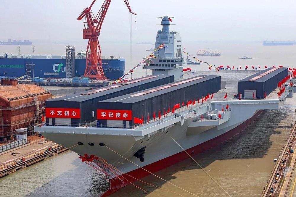 「福建舰」可能在今年展开全面海试，以在明年正式服役。（取自微博）(photo:UpMedia)
