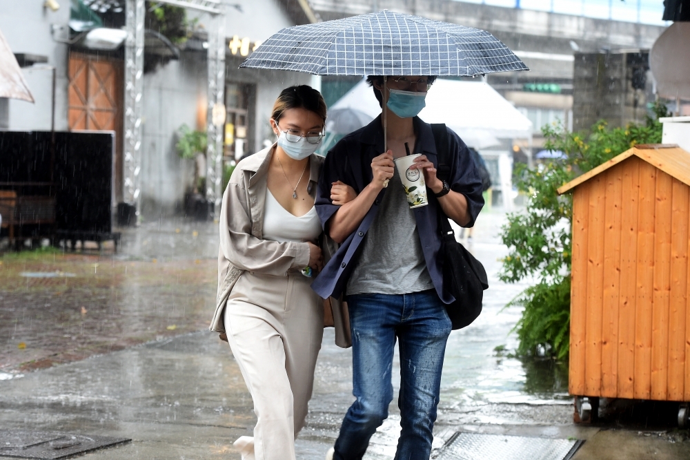 氣象局今天針對基隆市、新北市、台東縣發布大雨特報。（資料照片／張哲偉攝）