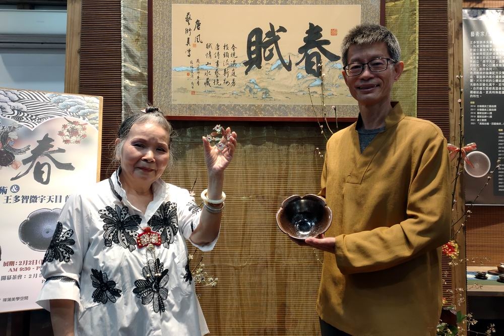 唐風珠寶藝術家張櫻覺與陶藝家王多智首度聯展。（楊文琳攝）