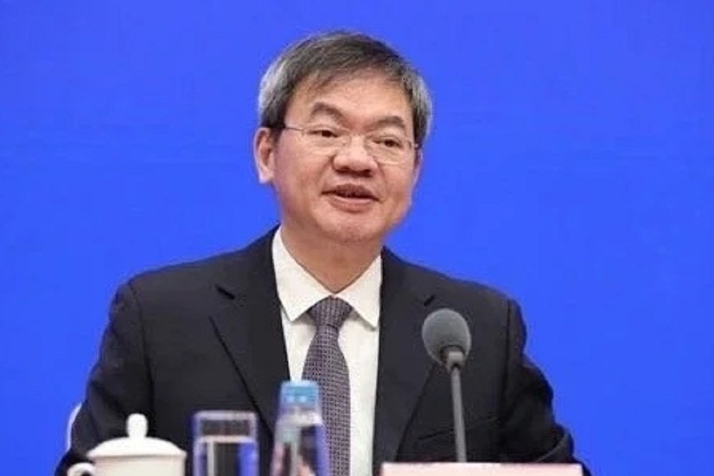 中國氣象局前局長莊國泰3日出現在國務院免職官員名單中，被刻意導引為「因氣球事件遭免職」。（取自微博）