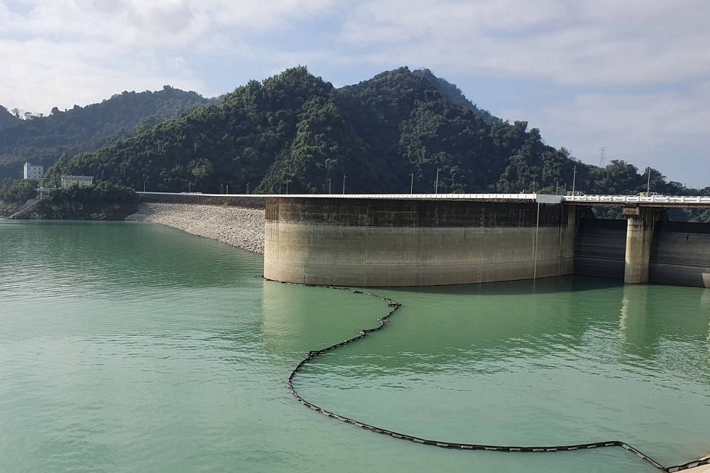 台南灣缺水，曾文水庫的蓄水率已低於2成4。（資料照片／取自粼波南水臉書粉專）