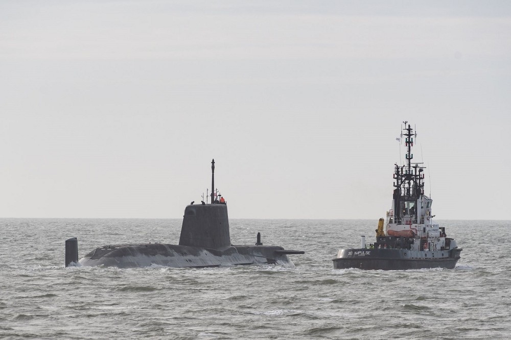 前往公海水域進行測試的「安森號」潛艦，進一步加強英軍的水下戰力。（取自BAE Systems）