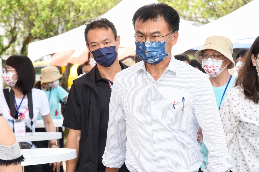 面對近日的缺蛋危機，陳吉仲表示「我要先對於消費者近日未能即時買到雞蛋，表達深深的歉意」。（資料照片／楊約翰攝）