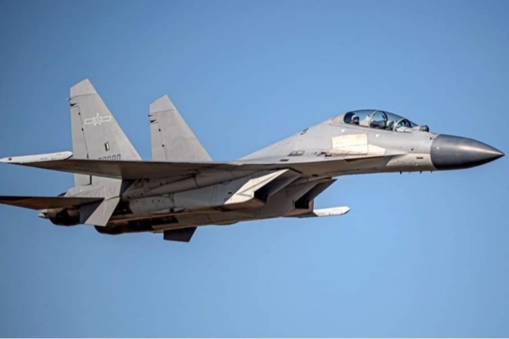 中國解放軍派遣殲-16（圖）等軍機侵擾台灣領空。（國防部提供）