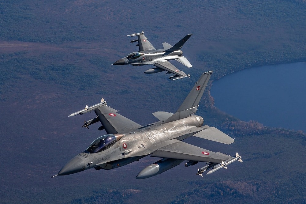丹麥代理防長表示，對於向烏克蘭提供戰機抱持開放態度，圖為丹麥F-16戰機。（取自丹麥皇家空軍FB）
