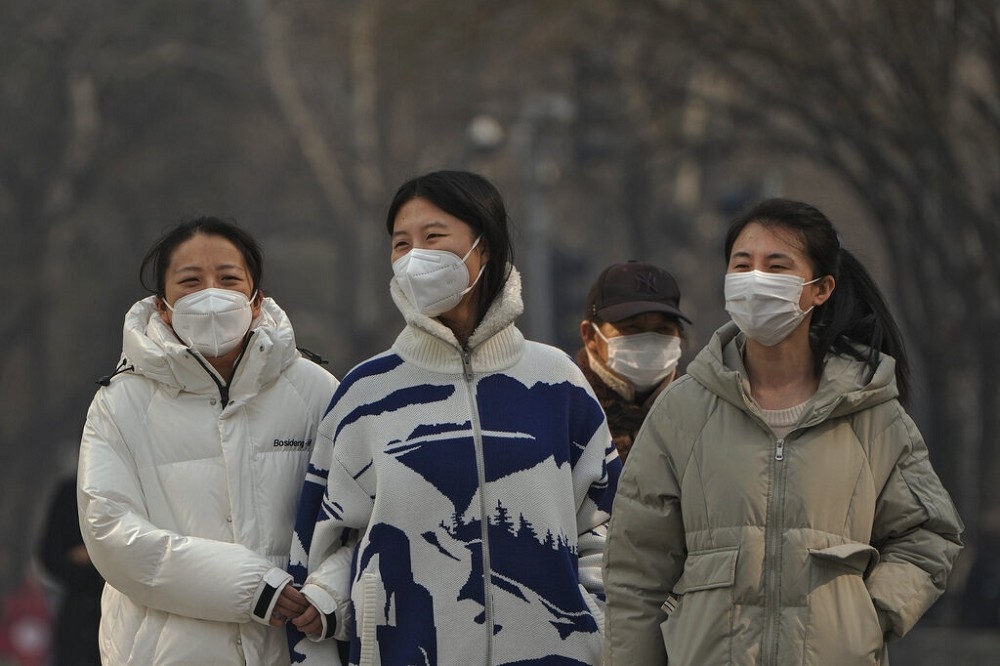 中国南北各地爆发流感疫情，引发针对「奥司他韦」的抢药潮。（美联社）(photo:UpMedia)
