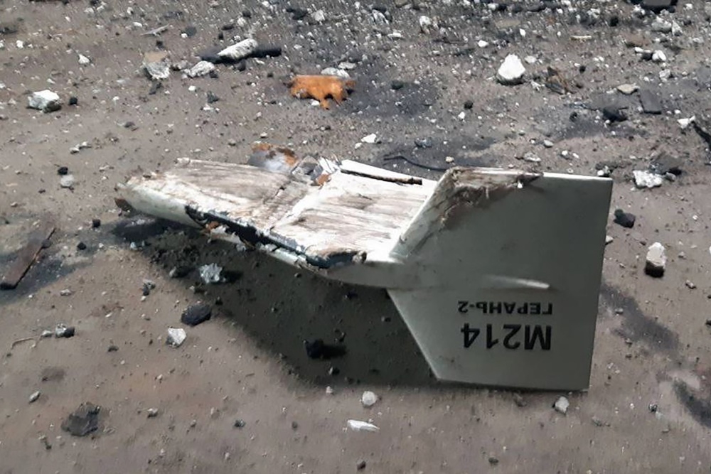 烏克蘭軍方公布在境內擊落的伊朗製無人機殘骸。（資料照片／美聯社）