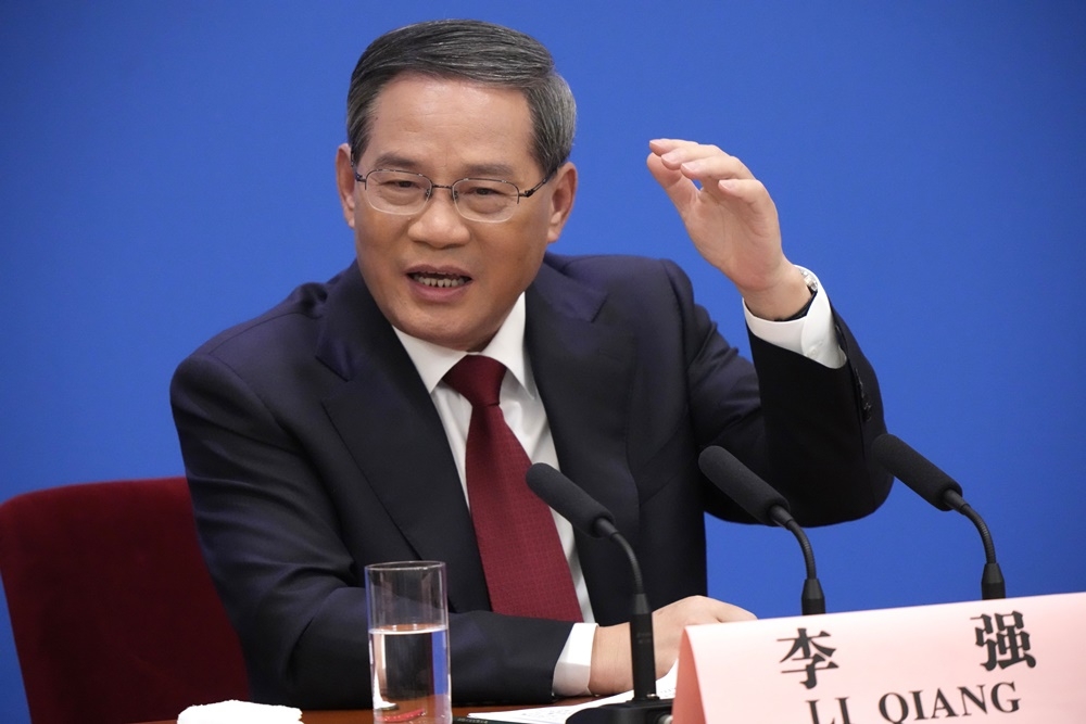 李強以中國國務院總理身分舉行首場中外記者會。（美聯社）